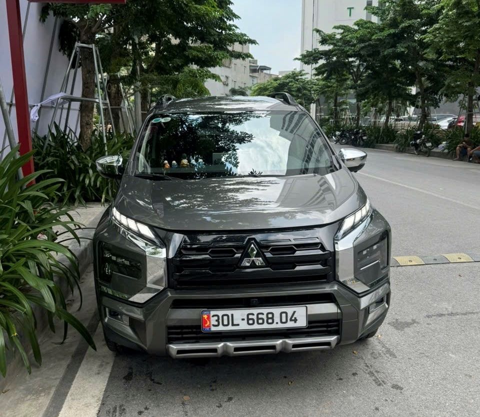 Cho thuê xe 7 chỗ Xpander Cross