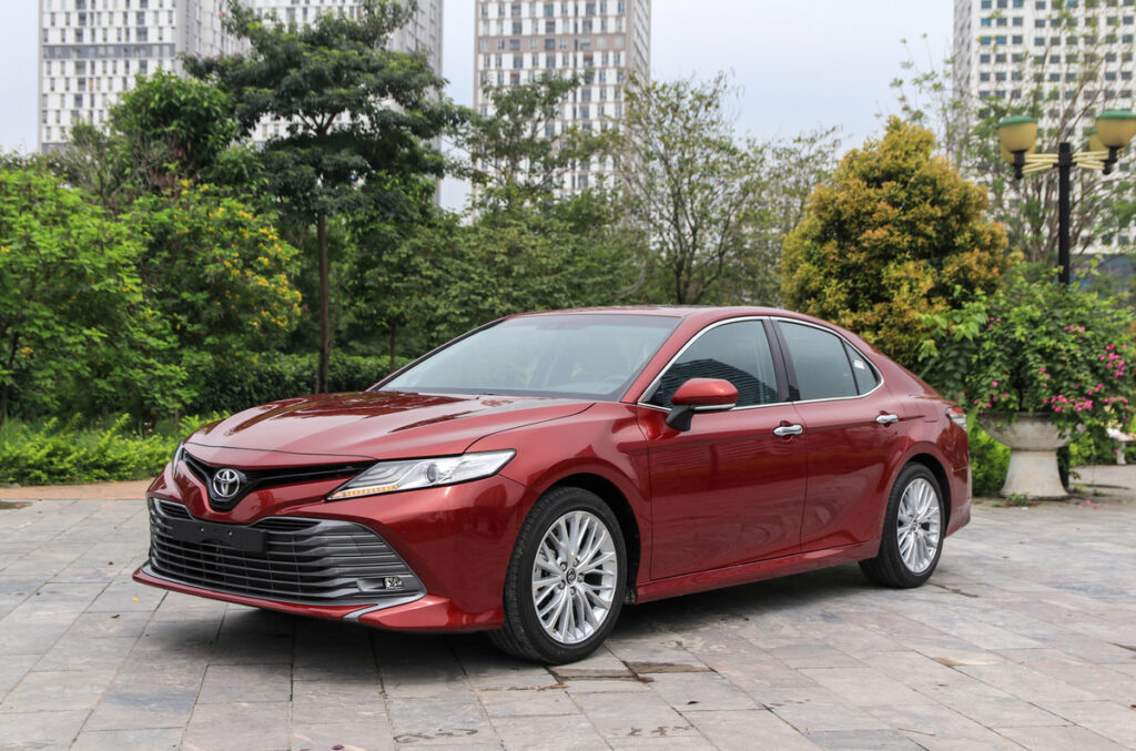 Cho thuê xe tháng 4 chỗ Toyota Camry 2.4 Cho thuê xe tháng 4 chỗ Toyota Camry 2.4