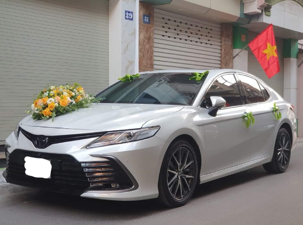 Cho thuê xe cưới Toyota Camry 2.5Q Cho thuê xe cưới Toyota Camry 2.5Q