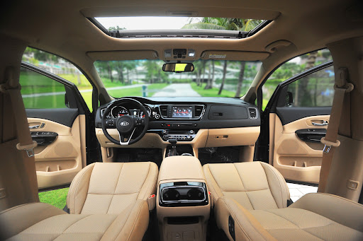 cho thuê xe 7 chỗ Kia Sedona tại Hà Nội