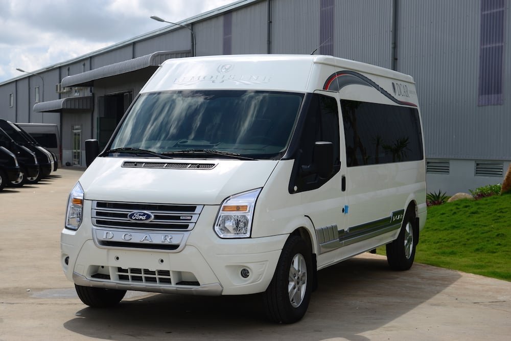 Cho thuê xe 9 chỗ Limousine D-Car Cho thuê xe 9 chỗ Limousine D-Car