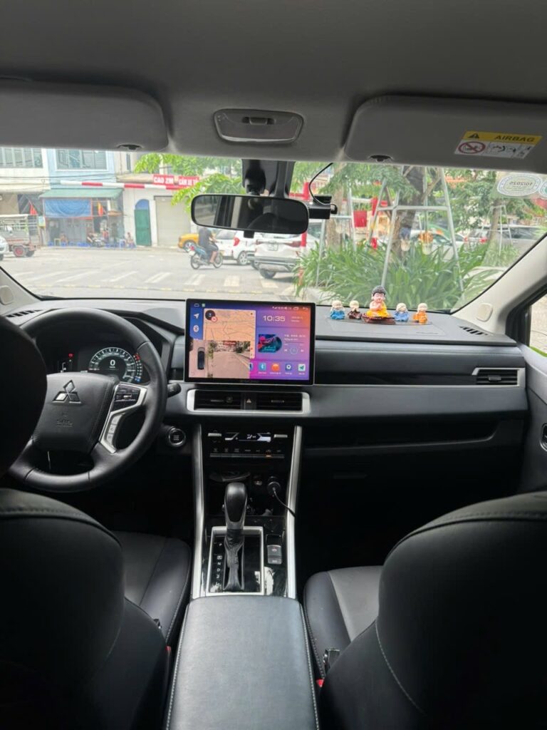 Cho thuê xe 7 chỗ Xpander Cross