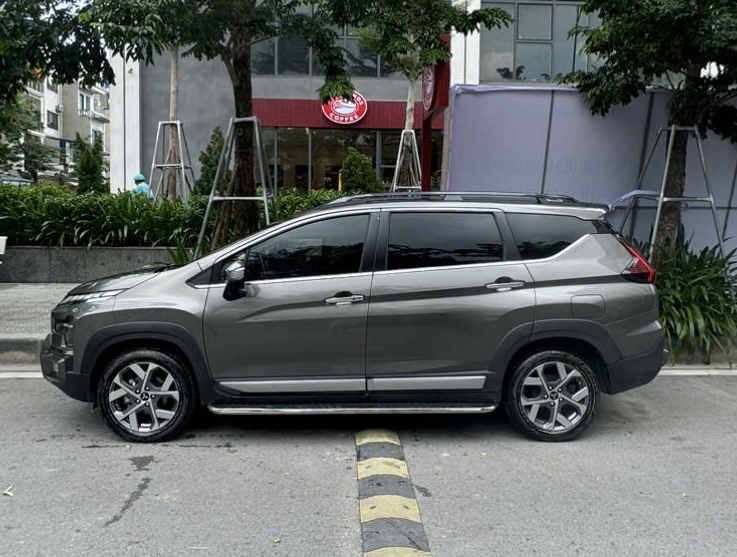 Cho thuê xe 7 chỗ Xpander Cross