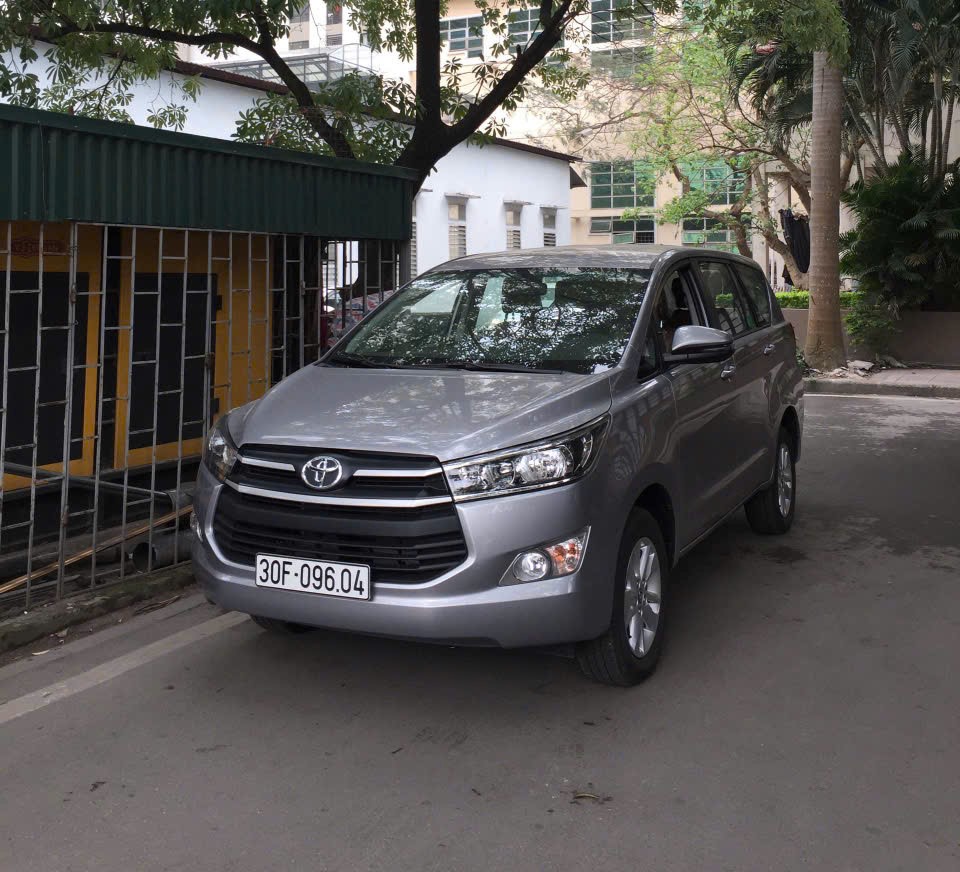 Cho thuê xe 7 chỗ Toyota Innova Cho thuê xe 7 chỗ Toyota Innova