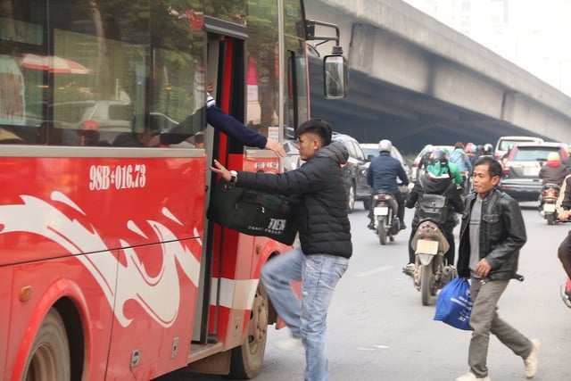 Thuê xe 7 chỗ tại Đống Đa