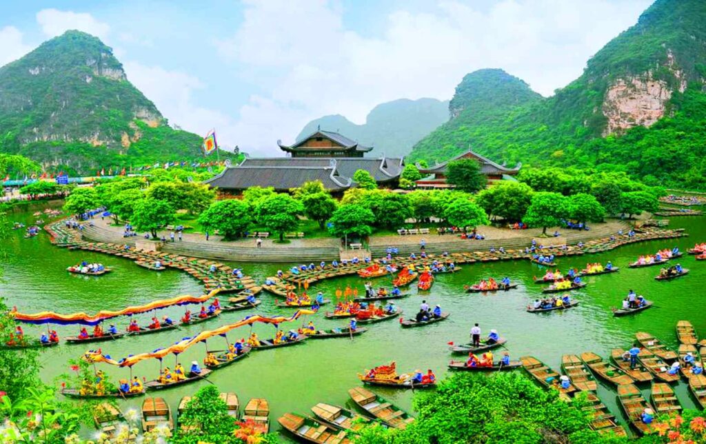 Thuê xe 7 chỗ đi Ninh Bình giá rẻ – Xe đời mới, tài xế chuyên nghiệp | Minh Long Travel Thuê xe 7 chỗ đi Ninh Bình giá rẻ – Xe đời mới, tài xế chuyên nghiệp | Minh Long Travel