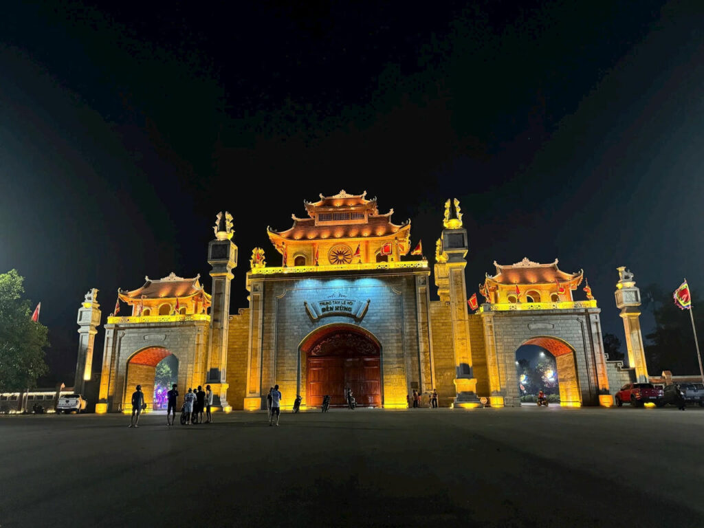 Thuê xe 7 chỗ đi Phú Thọ