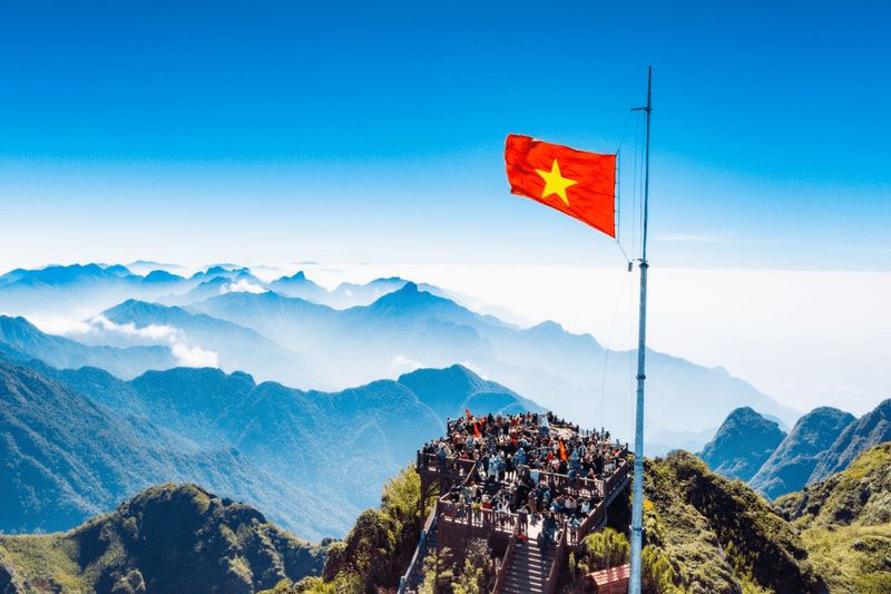 Thuê xe 7 chỗ đi Lào Cai