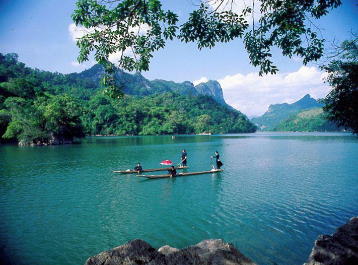 Thuê xe 16 chỗ đi Bắc Kạn